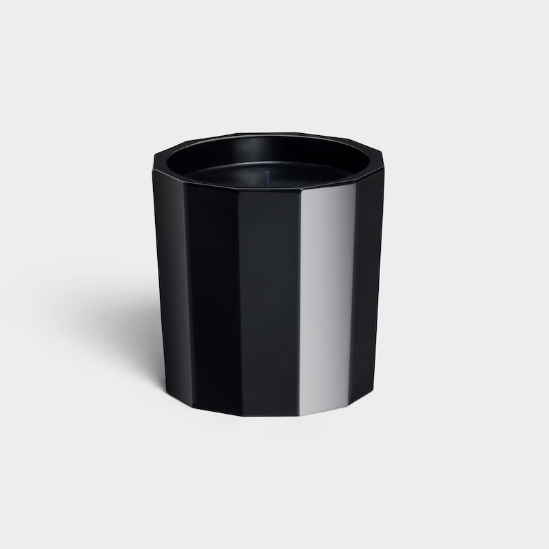 tambour noir
perfumed candle 8.4 oz